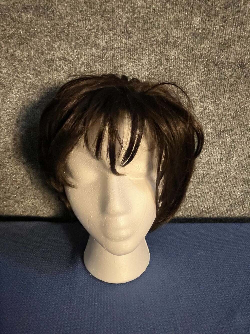 Generic Short Brown Layered Wig with Bangs 002-057